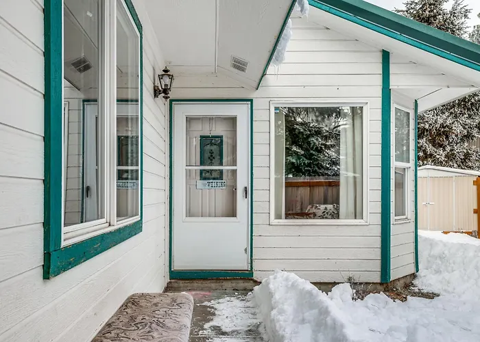 Family Home W/ Game Room, 1 Mi To Lake Cascade!
