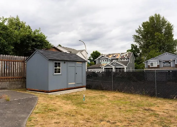 Entire House Pet Friendly W Gated Backyard Boeing