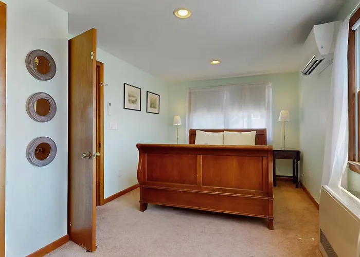 Hank'S Hideaway By Bayley Vacation Rentals