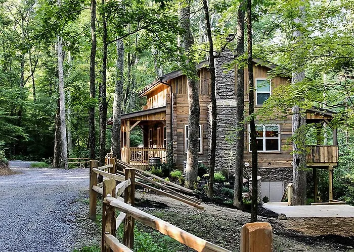 Cabin At Walland Forest