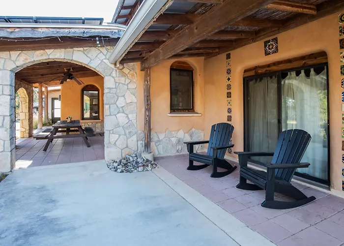 Sacred River Retreat For 12Ppl