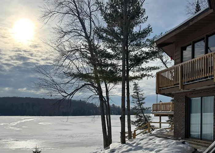 All-Season Adventures! Chicaugon Lakefront Gem