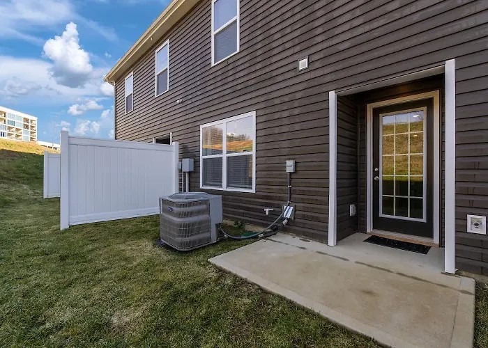New 3Br Raceday Retreat - Steps From Speedway