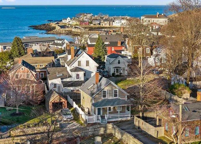 2Br Home|Downtown Rockport W/Parking|Walk 2 Ocean