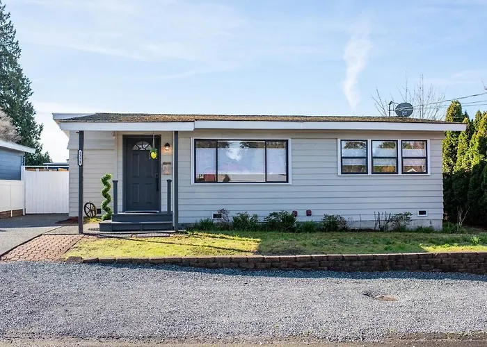 Entire House New Reno W Ac Pet Friendly Gated Back