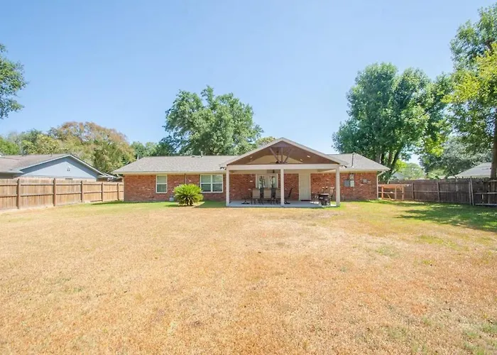 Bay Breeze Escape - 3Br Home With Game Room, Huge Backyard, Patio & Minutes From Boardwalk