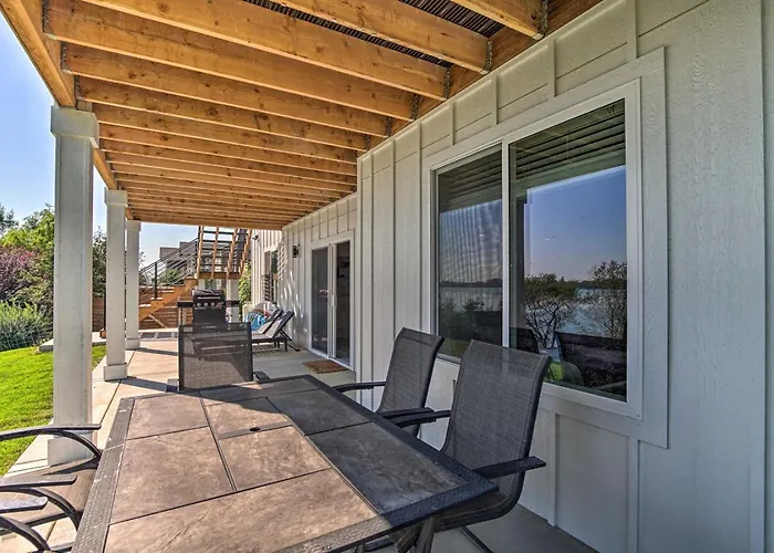 Lakefront Moses Lake Home With Dock And Game Room