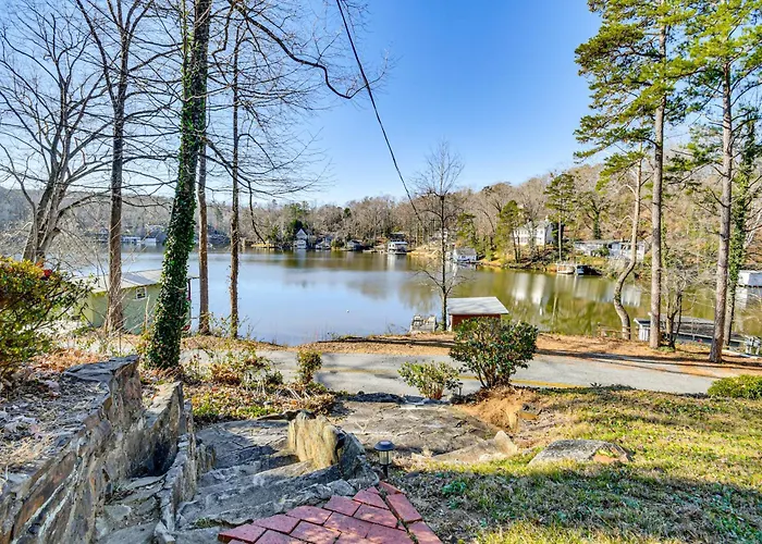 Group Getaway! Lake House W/ Private Dock & Patio