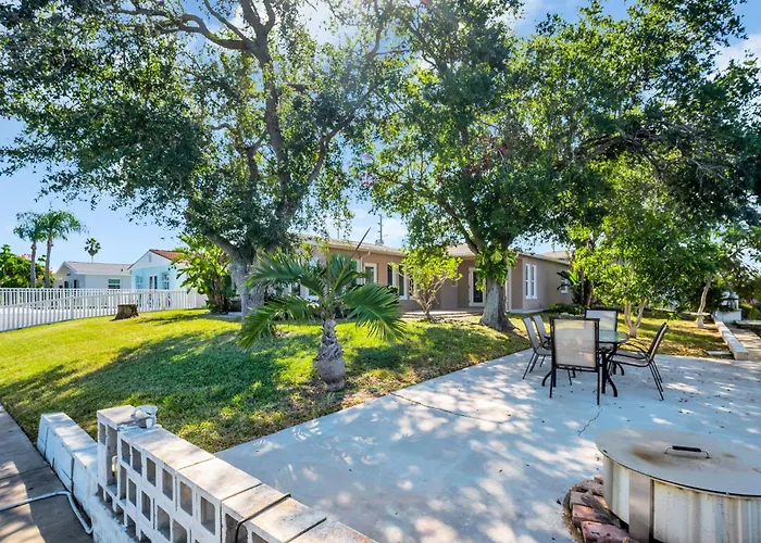 Waterfront Fishing Pier - The Pier Cottage