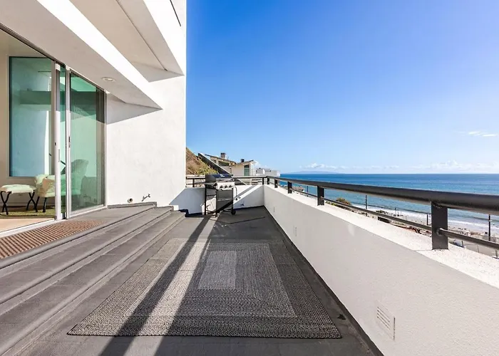 Gorgeous Malibu Retreat With #Instaworthy Ocean Views