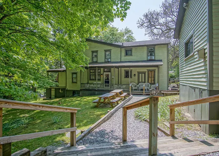 5 Br: Historic Glaab House In Cass, With Ac, Amazing Kitchen, Covered Porches, Historical Landmark