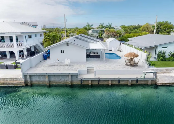 Beautiful Key Haven Home With Pool And Dock