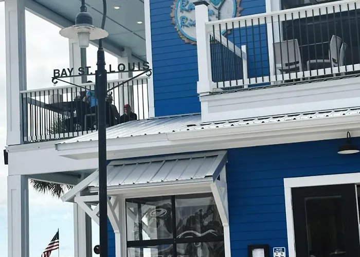 Salt Air Retreat Tranquil Waterfront Retreat Stunning Bay Views