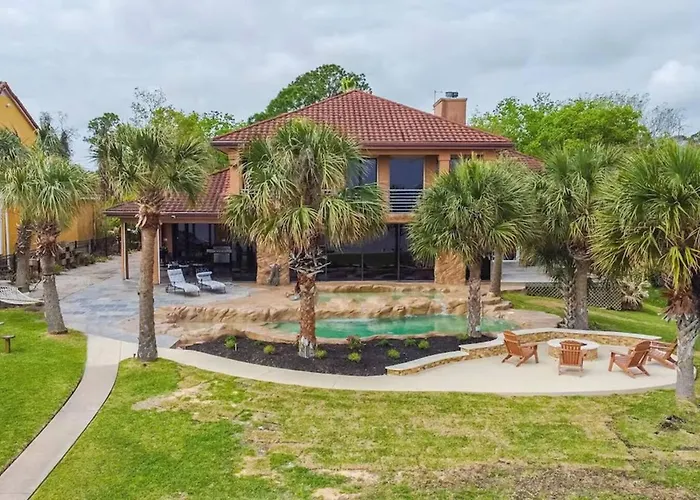 Bay Breeze Estate - Heated Pools, Private Pier & Walk To The Kemah Boardwalk