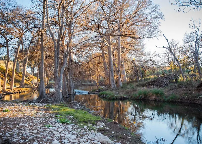 Sacred River Retreat For 12Ppl
