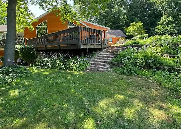 Majestic Cottage Estate With Indoor Heated Pool