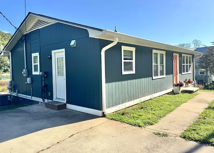 Creekside Base For Hiking & Biking | Near Downtown