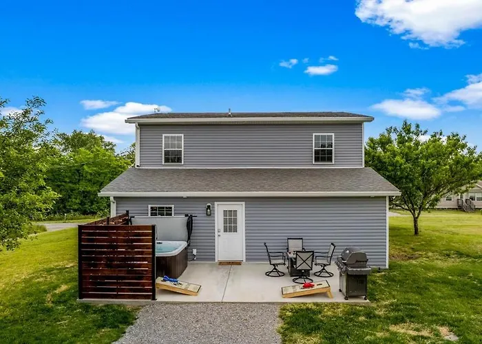 Spacious Home 4Br Fire Pit, Patio Hot Tub