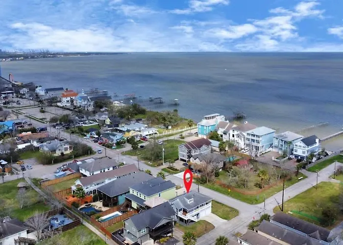 Boardwalk Bungalow Family Fun For All - Sleeps 10
