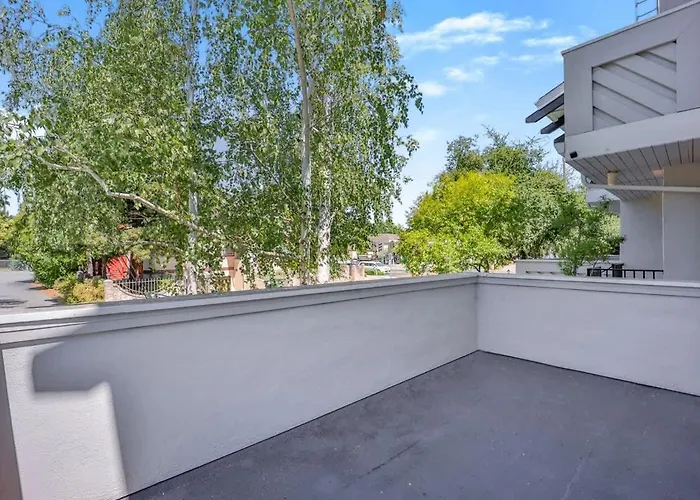 601-Lavish Family Home W Ac & Patio Near Meta & Stanford