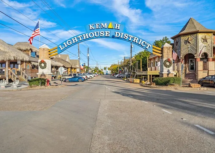 Pool Paradise In Kemah Next To Cien Park And Minutes From Fun At The Kemah Boardwalk