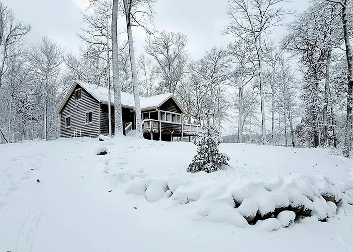 Group Lake Cabin With Ping Pong Table Loaded With Kayaks In Wisconsin