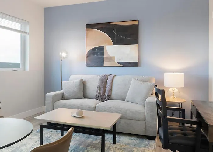 Landing Apartments - 2720 S Federal
