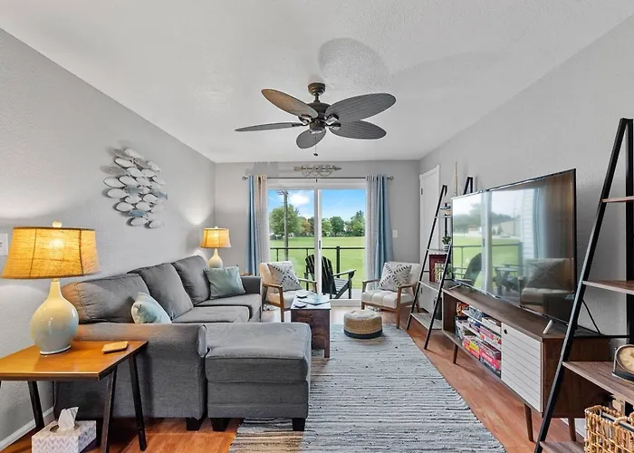 Beachside Condo W Stunning Lake Views