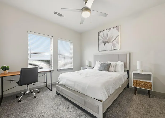Chisholm Trace 812 Perfect 2Bd 2Ba