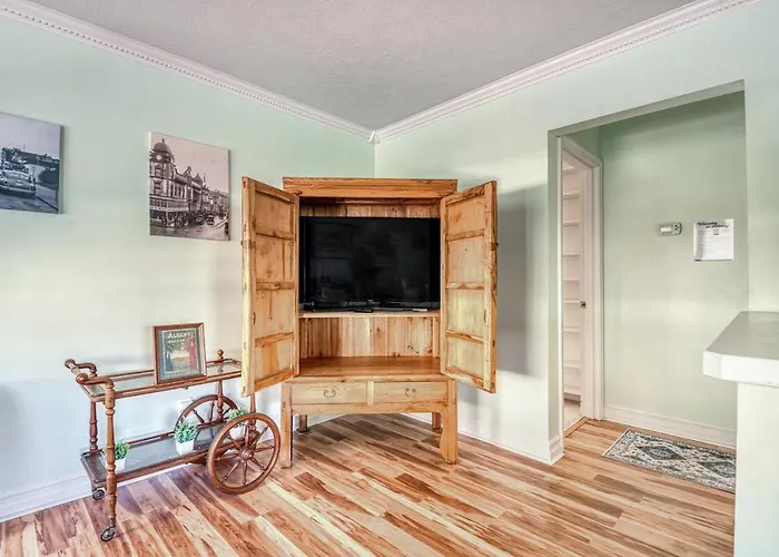 La Maison - Elegant 2Br Escape - Free Breakfast!