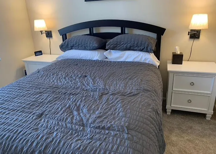 Exclusive Top Floor 1 Bedroom In Central Irvine One Month Min