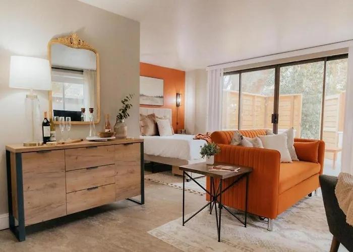 Downtown Deluxe Studio - Patio, Walk To Wineries