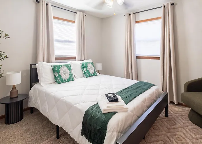Near K-State Campus - Central Manhattan Stay