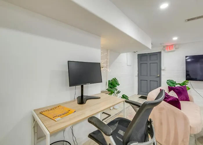1 Mi To The Metro! Centrally Located Apt Near Dc