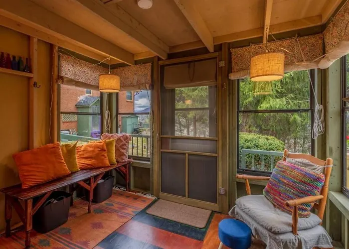 The Nuthatch Cabin - Asheville Tiny Home Near The Smokie Mountains!