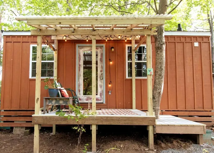The Peach Perch - Ridgetop Tiny Home, And 20 Minutes To Asheville!