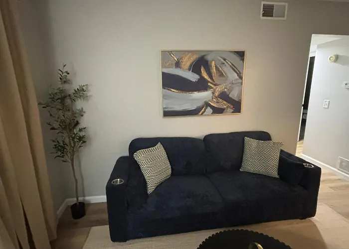 Downtown Manhattan Stay Near Poyntz Ave