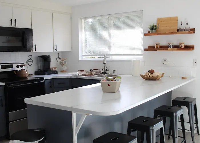 Cozy Tacoma Area Stay With Full Kitchen And Free Parking