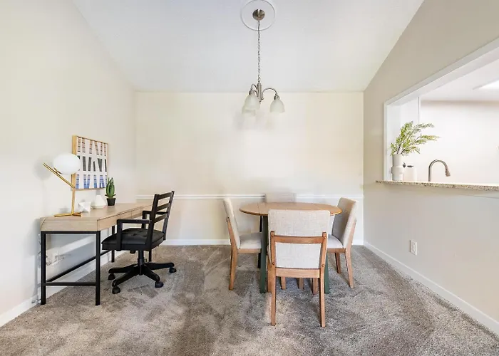 Landing Apartments - The Braxton Palm Bay