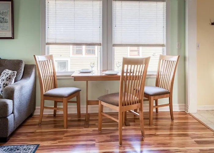 La Maison - Elegant 2Br Escape - Free Breakfast!