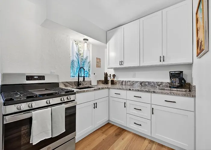 Vintage Florida Pet-Friendly Retreat