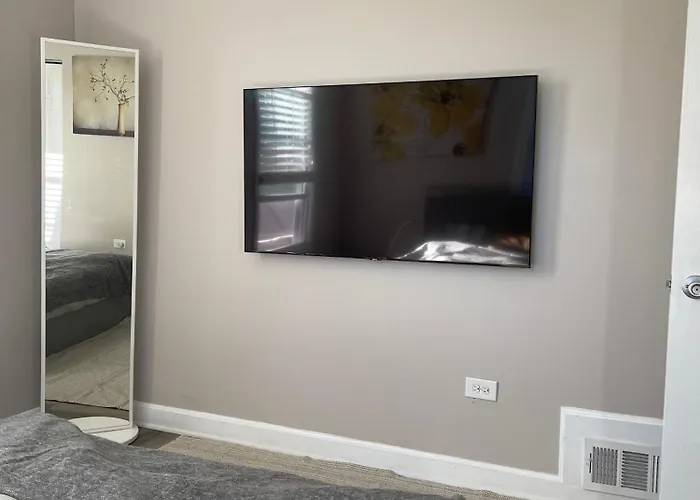 Cozy Condo In Beautiful Historic Neighborhood
