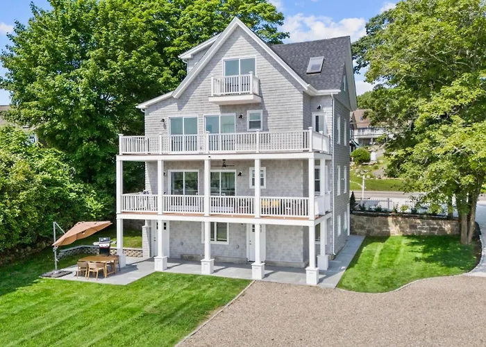 Waterfront Renovated Apartment