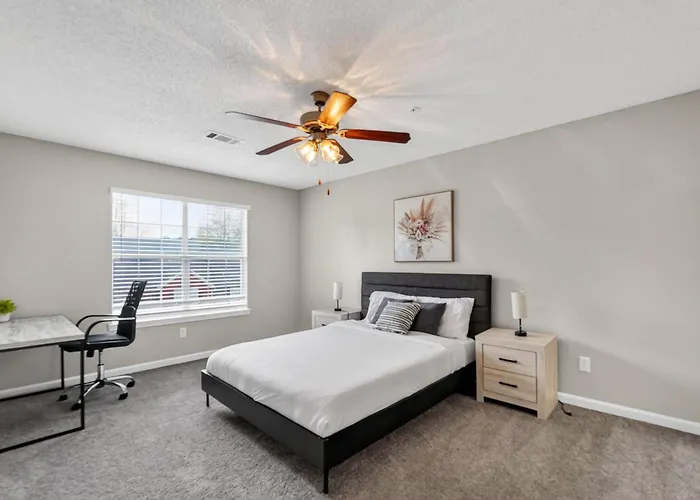 Comfy Stay With Patio And Laundry Near Atlanta