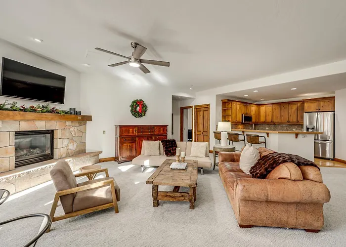 Ski-In/Ski-Out! Large Arrowhead Condo W/ Balcony