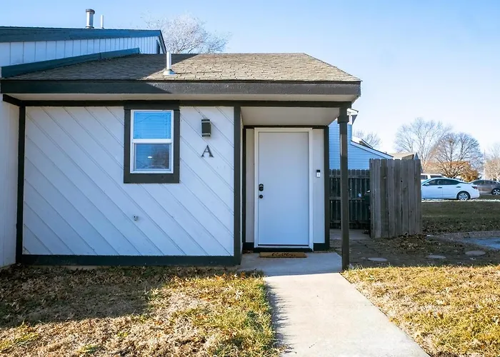 Newly Remodeled Apt - Washer And Dryer - 8Mim To Ku & Mass Street
