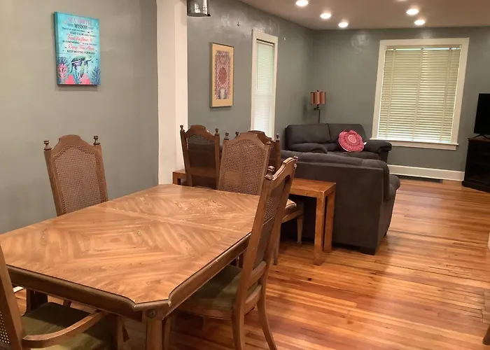 Relaxing, Spacious Private Room Near Binghamton