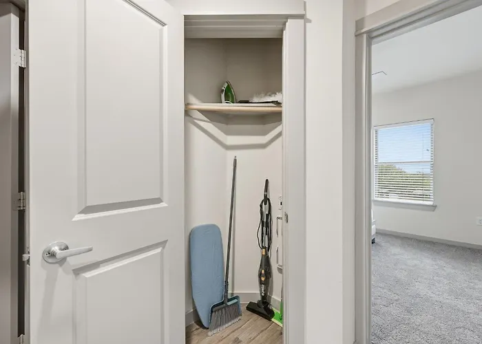 Chisholm Trace 812 Perfect 2Bd 2Ba