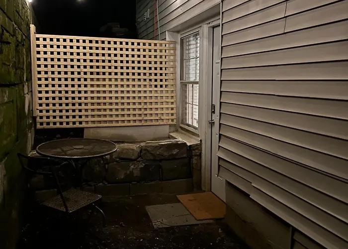 Private, Cozy Studio In Downtown Stamford, Ct