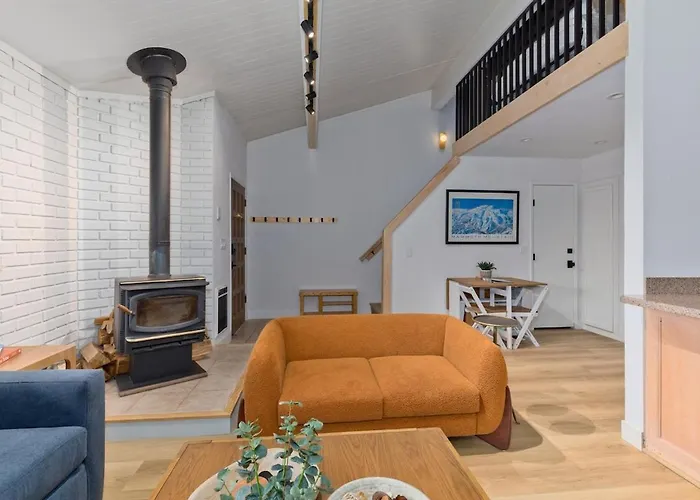 Stylish Mammoth 1Br & Loft With Fireplace